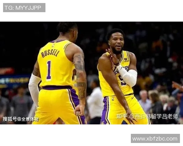 湖人对决热火精彩瞬间回顾大屏幕直播盛况全景展现