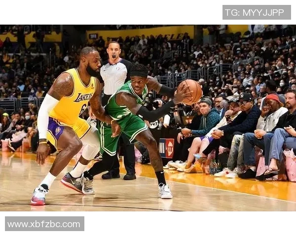 鹈鹕与湖人激战正酣双方争夺季后赛席位的关键对决分析