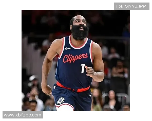 明星与篮球的奇妙碰撞：他们如何在赛场外展现热爱与激情